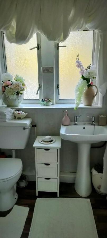 Cuisinease Apartamento Ollerton Exterior foto