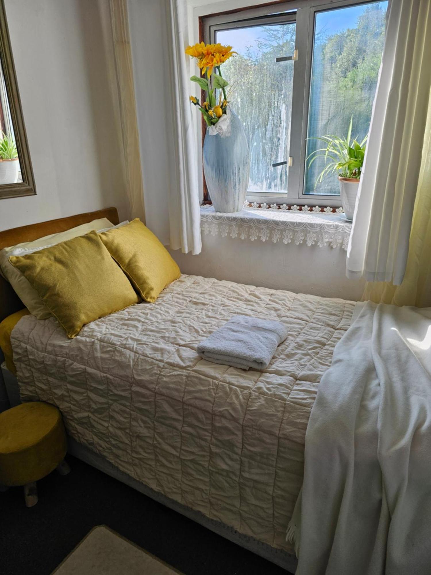Cuisinease Apartamento Ollerton Exterior foto